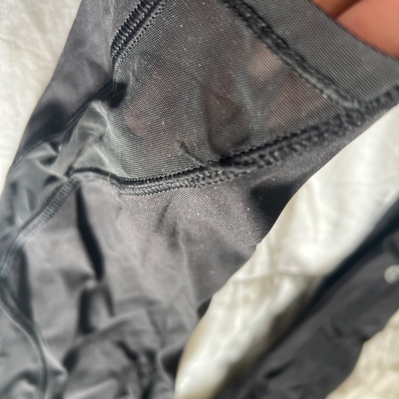 Lululemon size 2 mesh detail cropped leggings - Picture 5 of 8